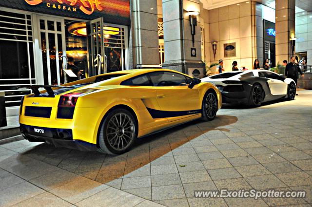 Lamborghini Gallardo spotted in KLCC Twin Tower, Malaysia