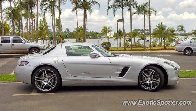 Mercedes SLS AMG spotted in Brasilia, Brazil