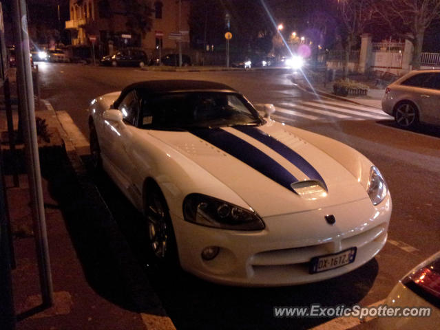 Dodge Viper spotted in Bollate, Italy