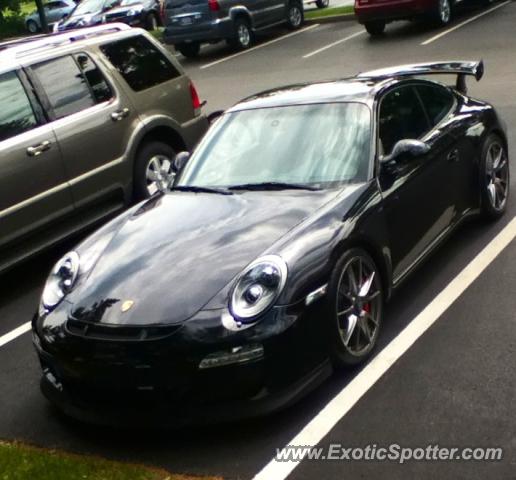 Porsche 911 GT3 spotted in Winnetka, Illinois