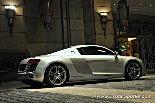 Audi R8 spotted in KLCC Twin Tower, Malaysia