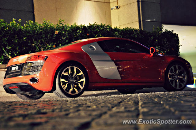 Audi R8 spotted in KLCC Twin Tower, Malaysia