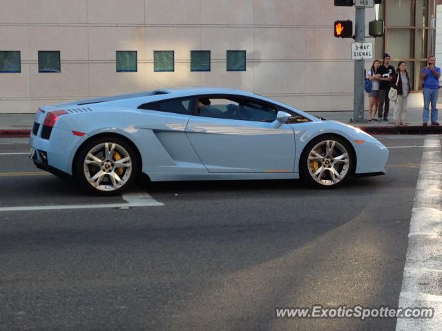 Lamborghini Gallardo spotted in Rodeo Drive, California