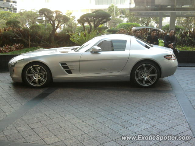 Mercedes SLS AMG spotted in Jakarta, Indonesia