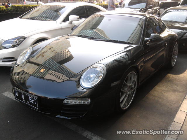 Porsche 911 spotted in Jakarta, Indonesia