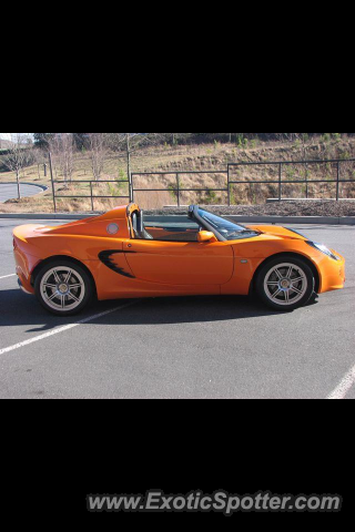 Lotus Elise spotted in Derby, Connecticut