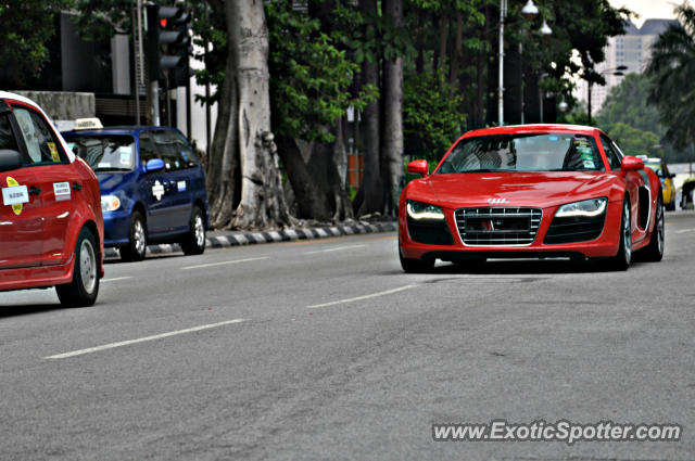 Audi R8 spotted in KLCC Twin Tower, Malaysia