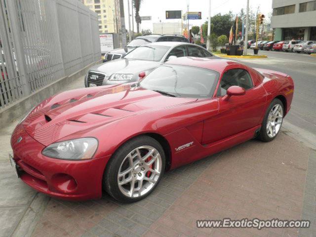 Dodge Viper spotted in Lima, Peru