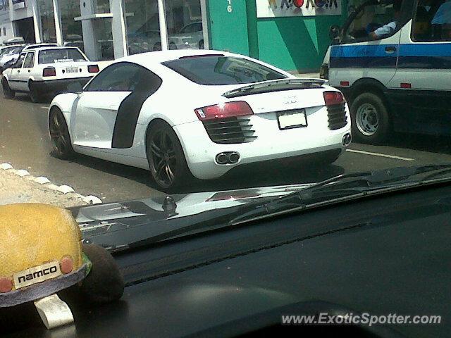 Audi R8 spotted in Lima, Peru