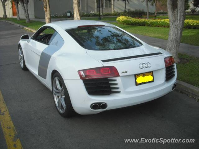 Audi R8 spotted in Lima, Peru