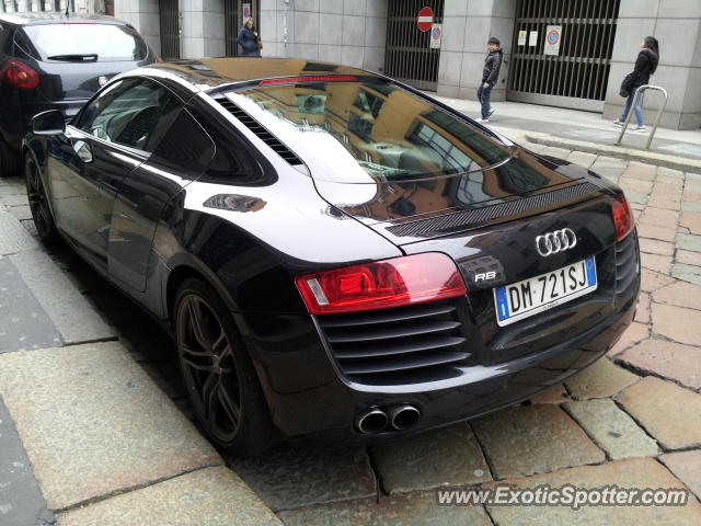 Audi R8 spotted in Milano, Italy