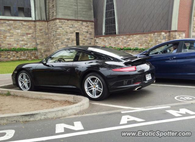 Porsche 911 spotted in Lima, Peru