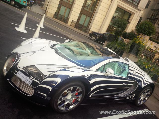 Bugatti Veyron spotted in London, United Kingdom