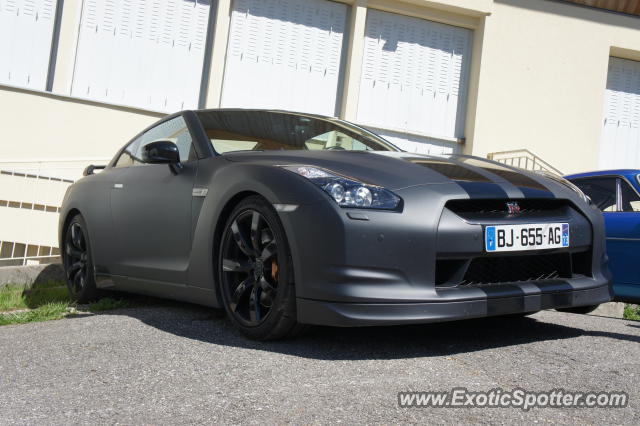 Nissan GT-R spotted in Quintal, France