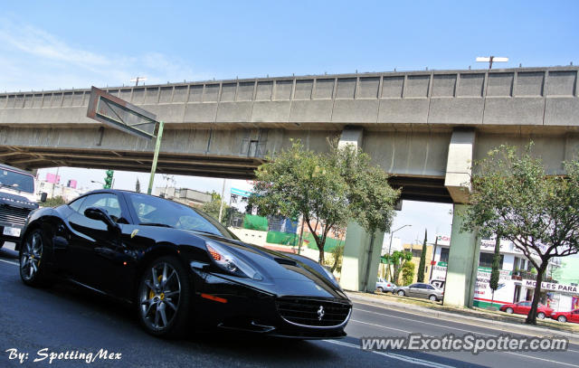 Ferrari California spotted in Mexico City, Mexico